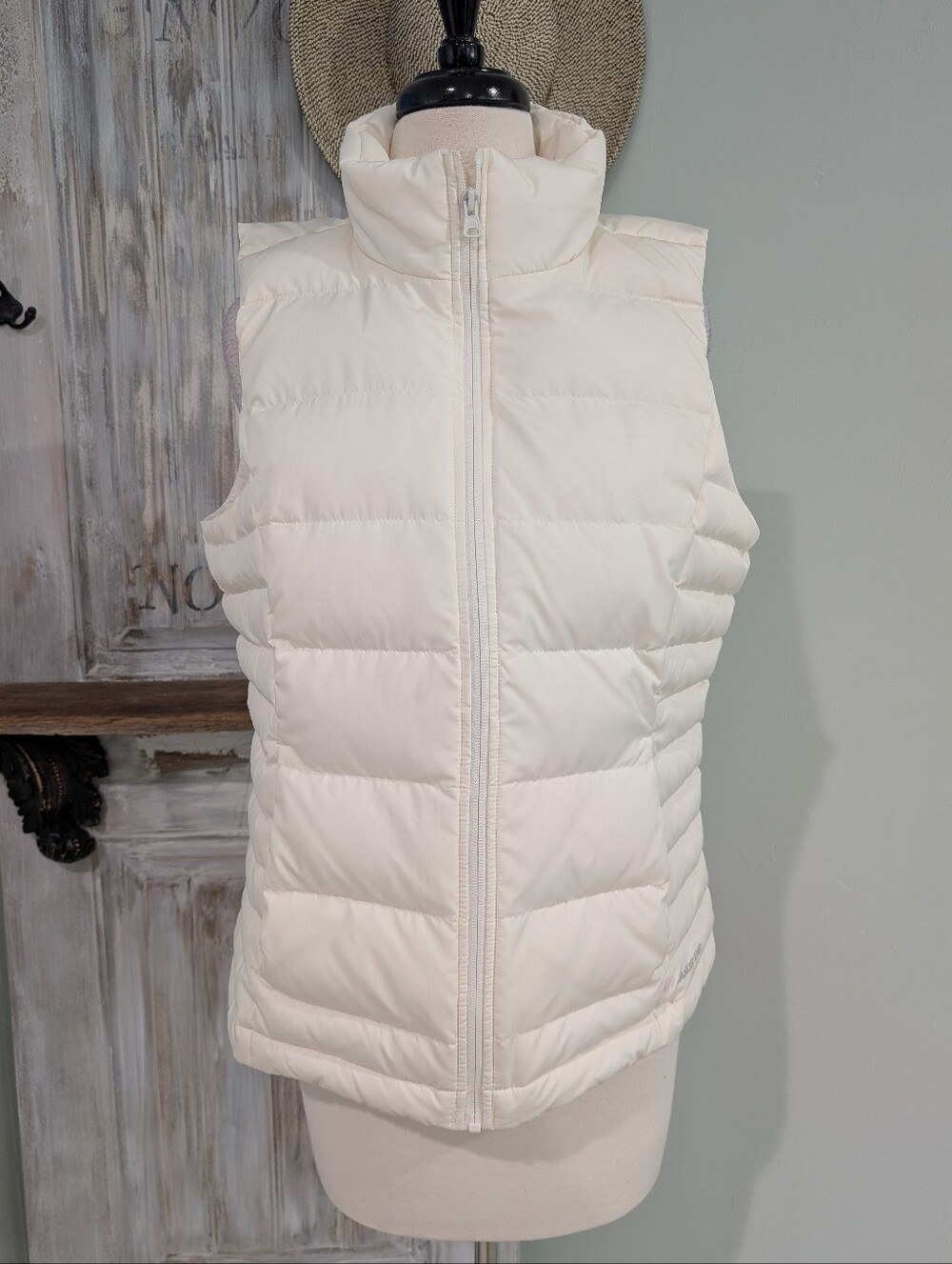Lands' End Women's Ivory Puffer Vest